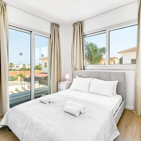 Villa Seabreeze Sofia By Ezoria Villas プロタラス