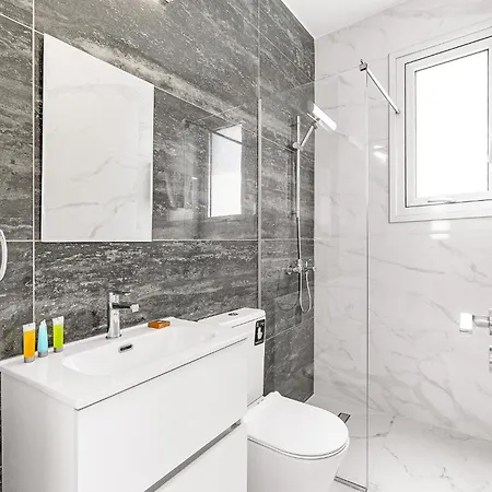 Villa Seabreeze Sofia By Ezoria Villas Protaras